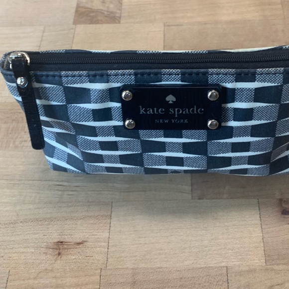 Authentic Kate Spade Makeup Bag - Picture 2 of 5